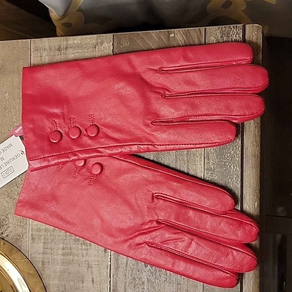 Red gloves
